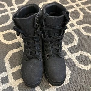 Maurice’s “Colby” Woman’s hiker boots size 9.5